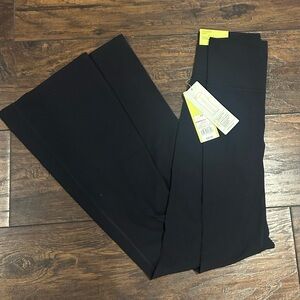 All In Motion Everyday Soft Black Ultra High-Rise Flare Leggings NWT